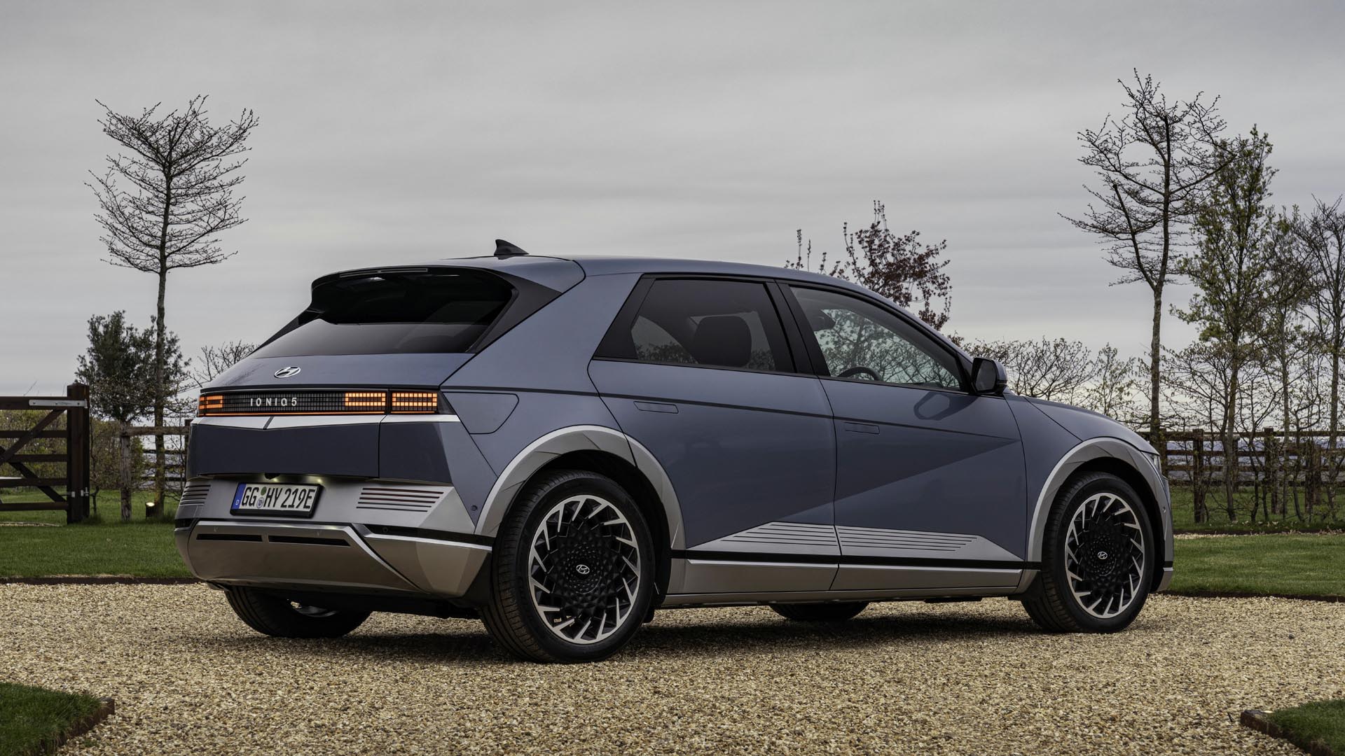 Hyundai IONIQ 5 Review & Prices 2023 | AutoTrader UK